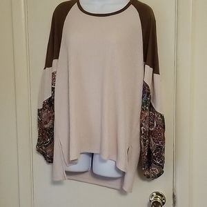 Umgee roundneck waffle print top